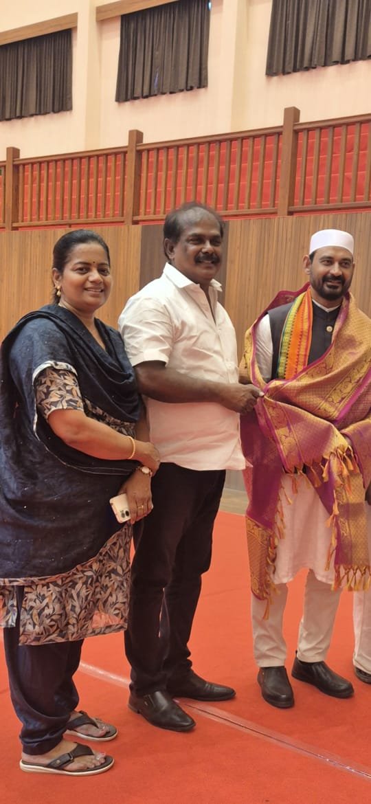 BJP Leader Ibrahim at HotelAnithaparthiban (2)