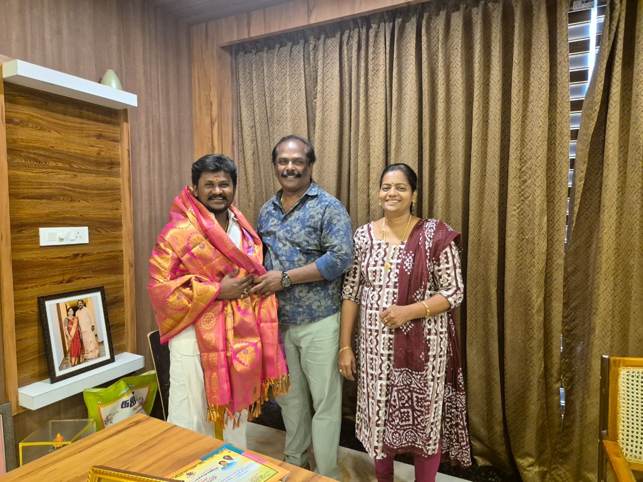 Singer Senthilganesh at Hotelanithaparthiban (2)