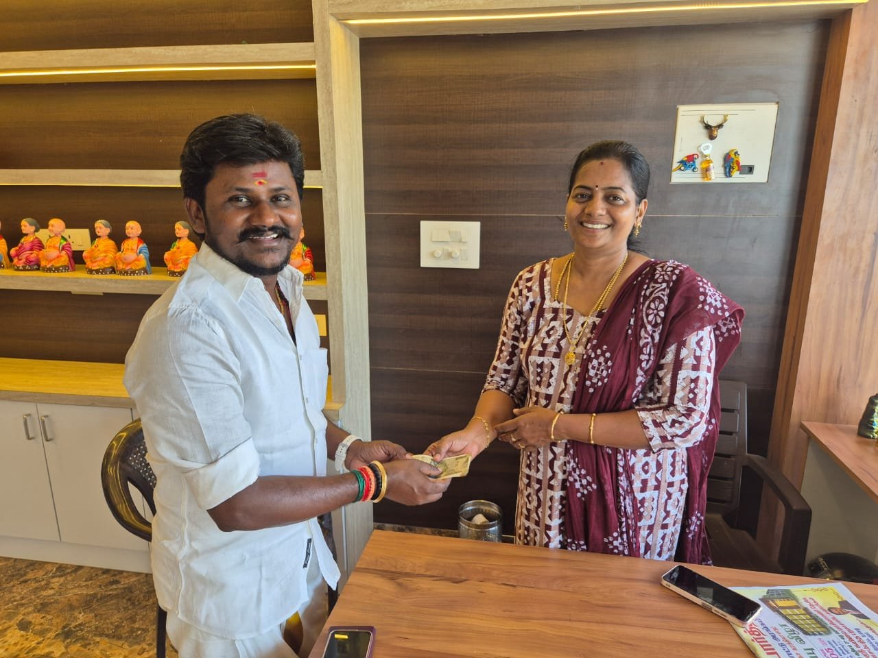 Singer Senthilganesh at Hotelanithaparthiban (4)