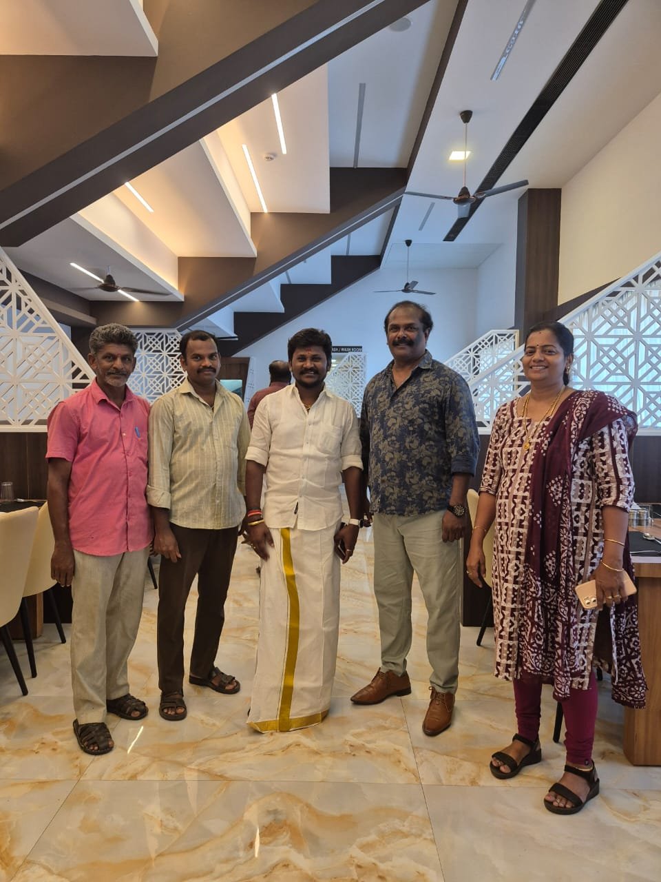 Singer Senthilganesh at Hotelanithaparthiban (5)