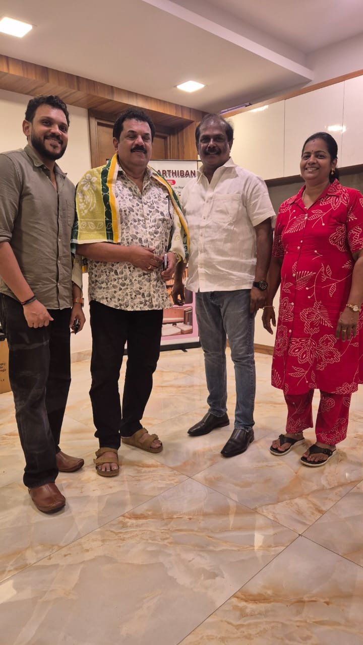 Suresh Gopi at hotel anitha parthiban (2)
